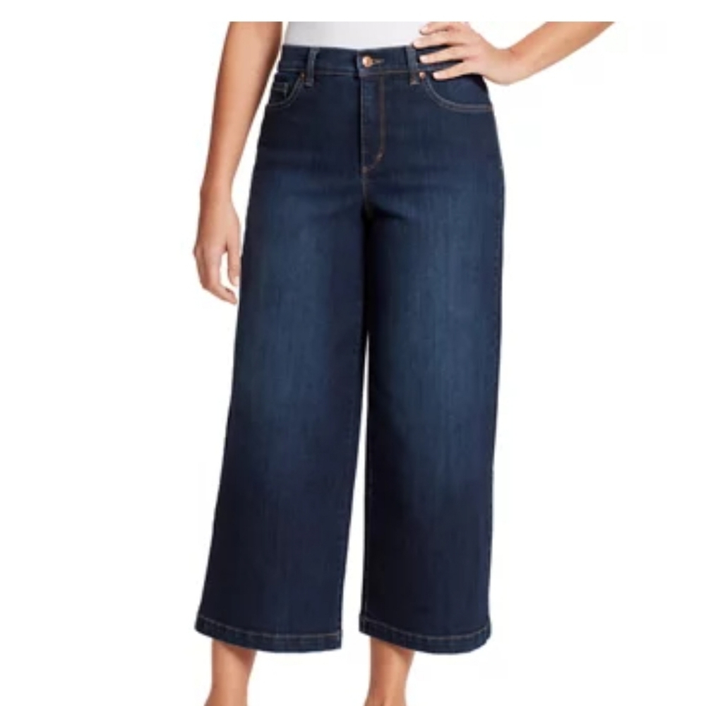 Disclosed high rise wide leg crop jeans size 0/24, NWT